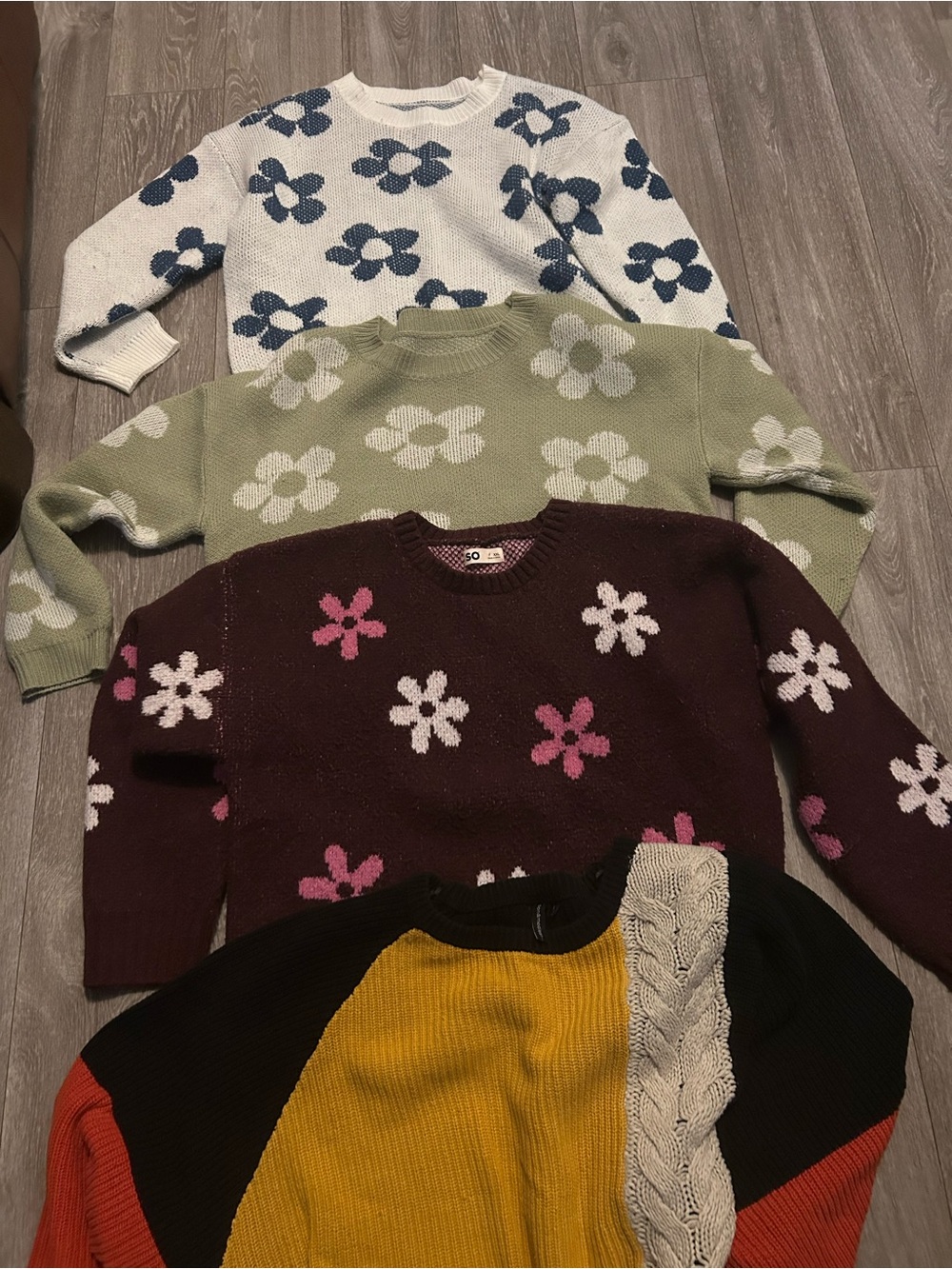 Crewneck sweaters bundle